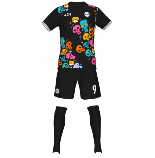 Jersey dengan kombinasi warna neon yang mencolok